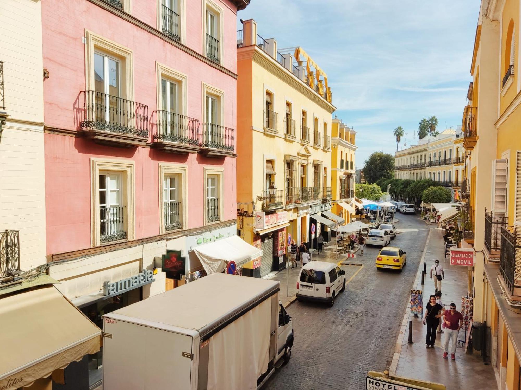 Homeyseville- Bright Apartment At Santa Cruz 6 Pax, Parking Optional, Seville